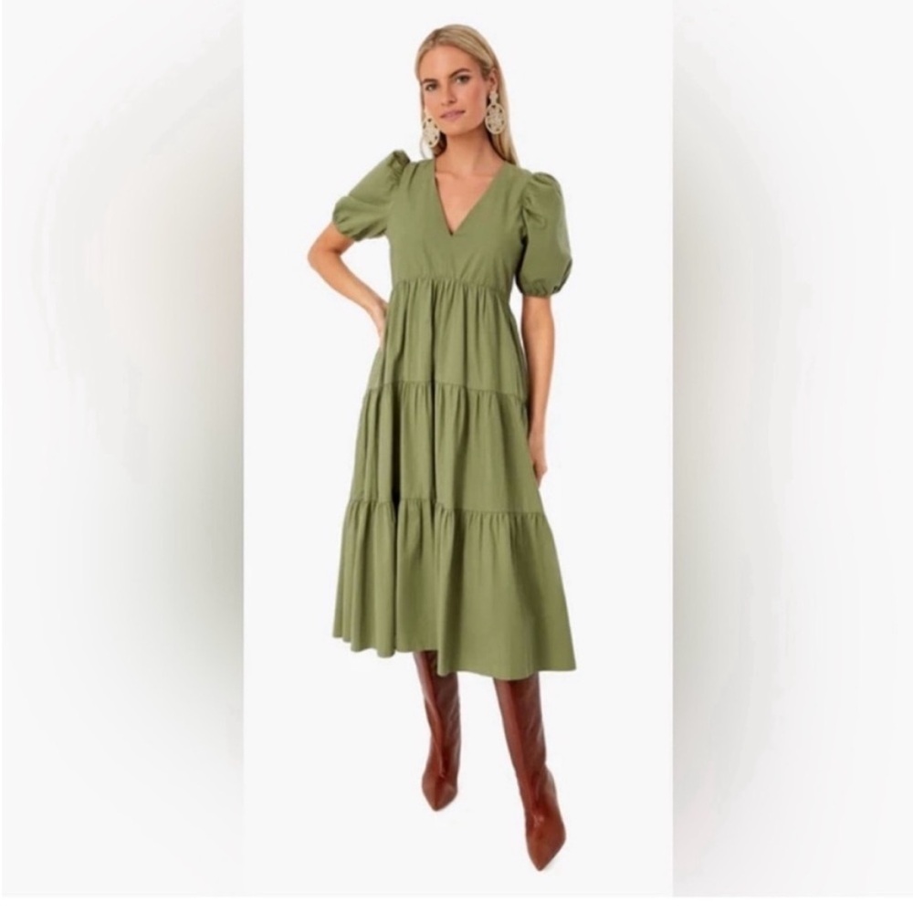 Tuckernuck Hyacinth House Green
Tiered Penny Midi Dress 100% Cotton
Size XL